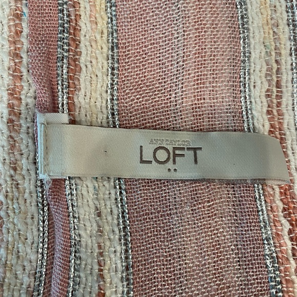 EUC Ann Taylor Loft lightweight woven fringed scarf with metallic silver thread - Picture 3 of 3